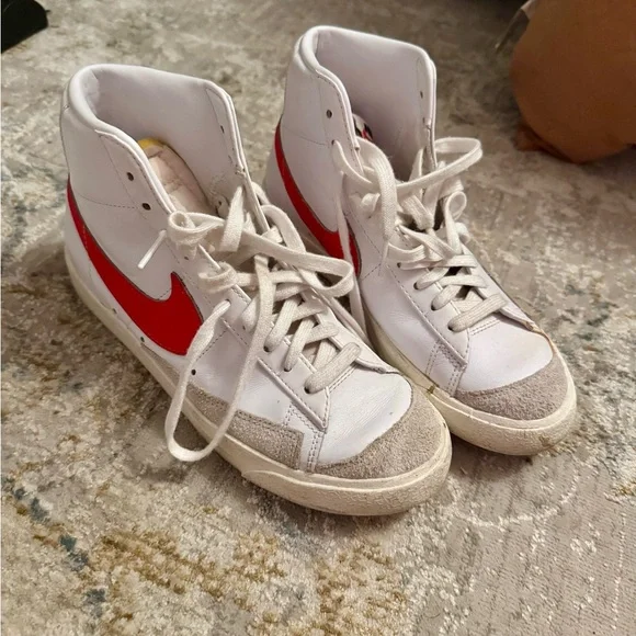 Nike White and Red High-Top Blazers - Picture 1 of 4